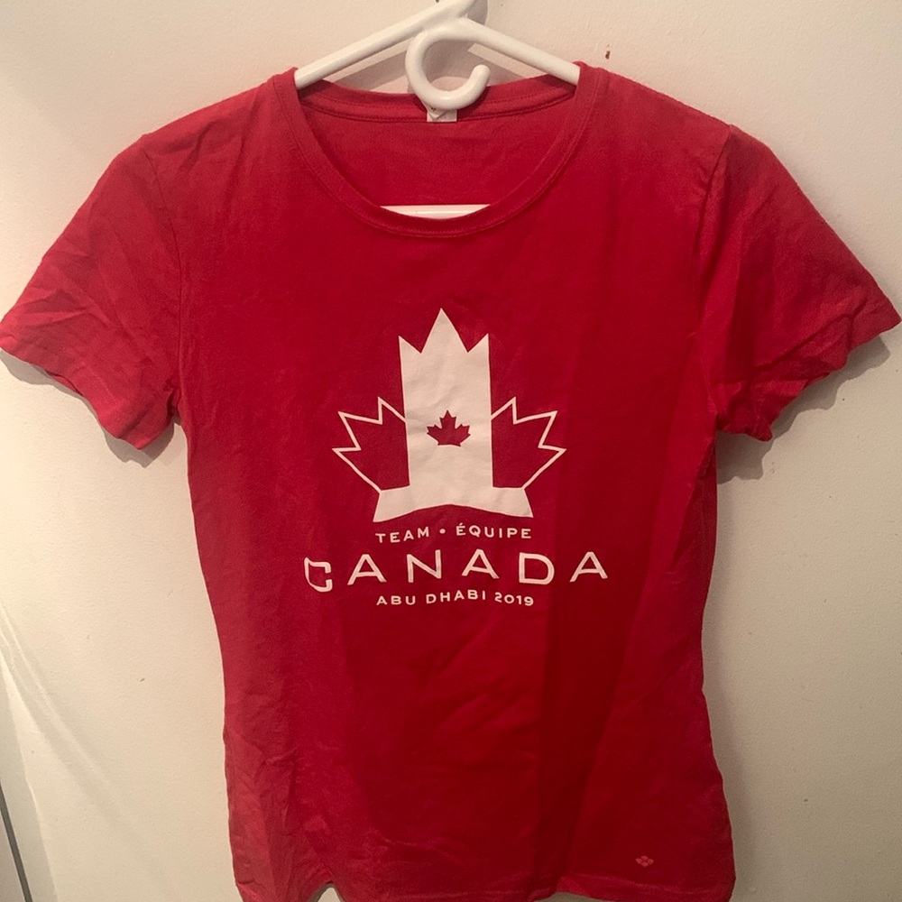 Official Team Canada 2019 Abu Dhabi Koi Red 60/40 ultra soft Tshirt SZ Medium 🔥